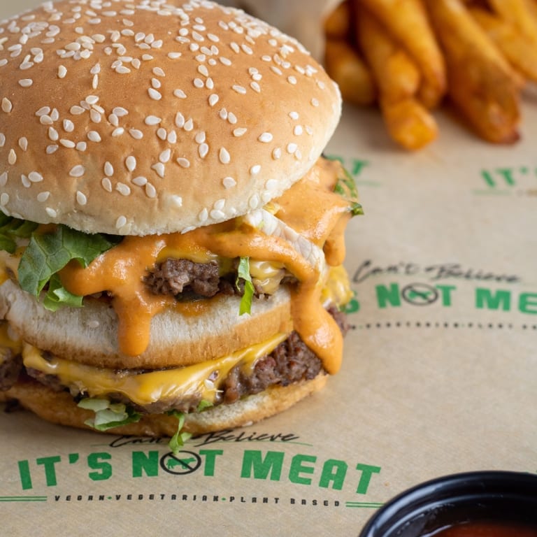 Bacon Cheese Burger: Juicy, Irresistible, and Satisfying